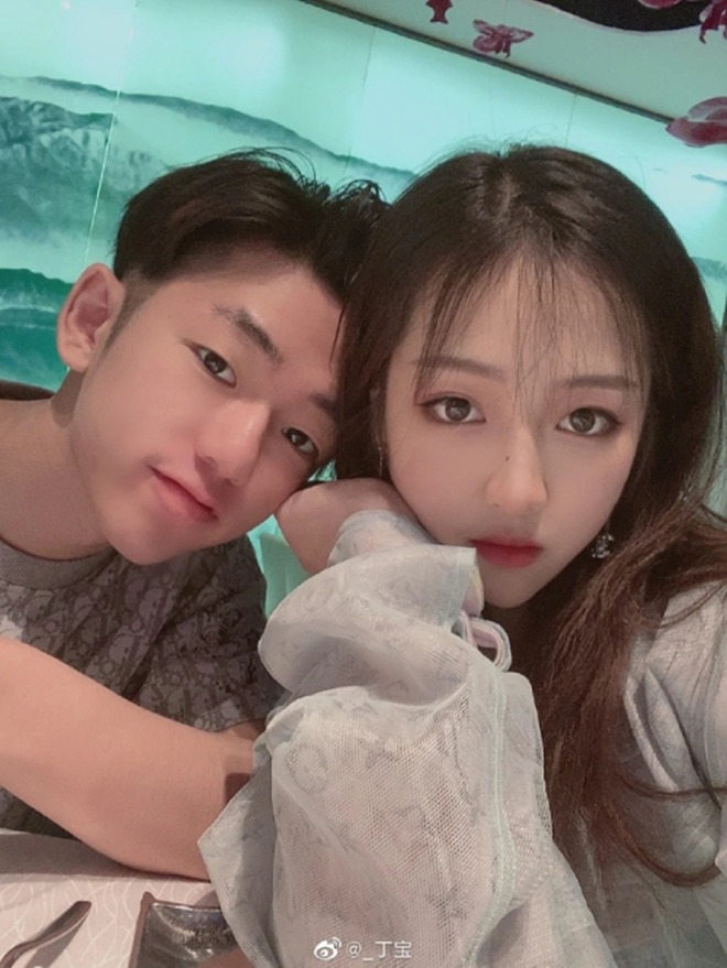 Học đòi bố, con trai Triệu Vy cũng dùng chiêu trò cưa đổ bạn gái - 1