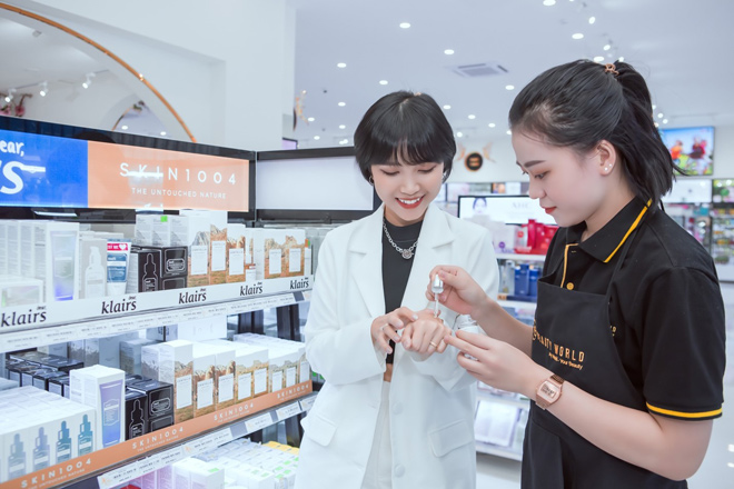 Mua “hàng hiệu giá mềm” tại chuỗi siêu thị gia đình mới, chị em bất ngờ vì quá đã! - 5