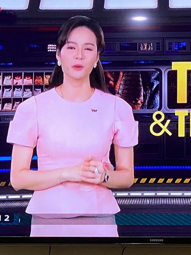 BTV xinh như hoa của VTV bị NSND Công Lý amp;#34;dìm hàng thảm họaamp;#34; không nhận ra là ai? - 1