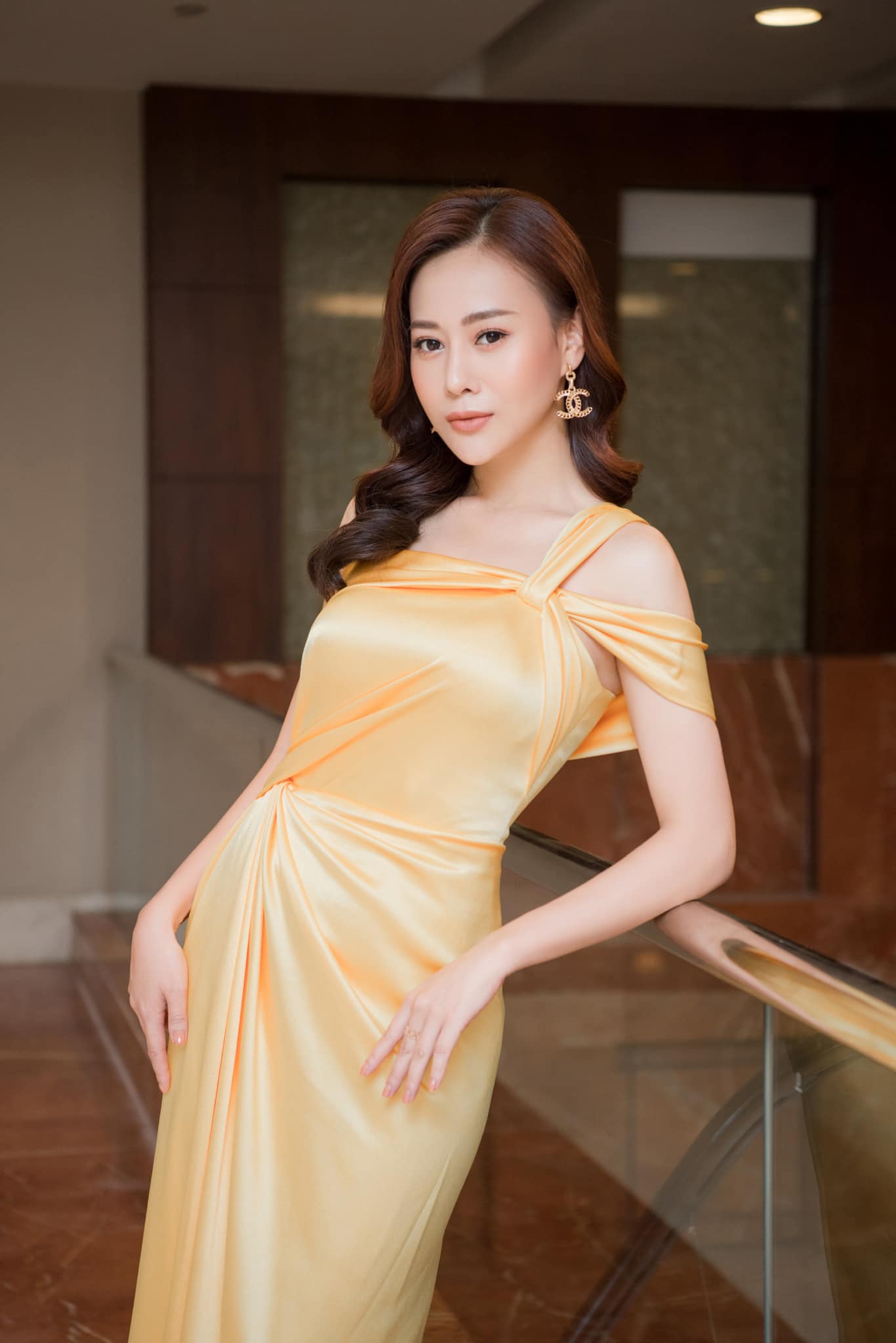 Khoe tiểu học thẻ ảnh, Phương Oanh giờ sửa gần hết gương mà nhan sắc còn nguyên - 8