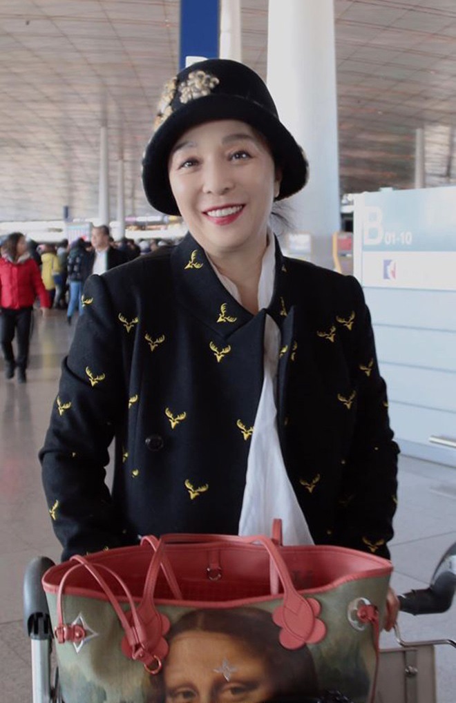 Muốn chơi trội, Phạm Băng Băng diện nguyên amp;#34;cây xanhamp;#34; nhưng mẹ ruột U70 lại amp;#34;ăn đứtamp;#34; con gái - 9