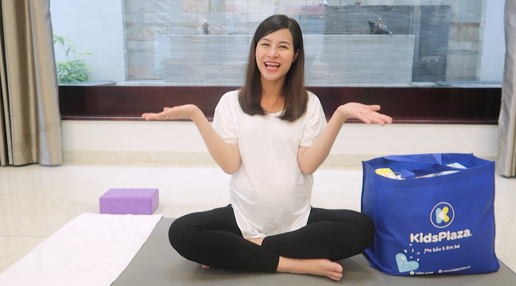 Mẹ bầu Đông Nhi đồng hành cùng sự kiện  “Kỷ lục 2000 mẹ bầu tập Yoga trực tuyến” của KidsPlaza - 1