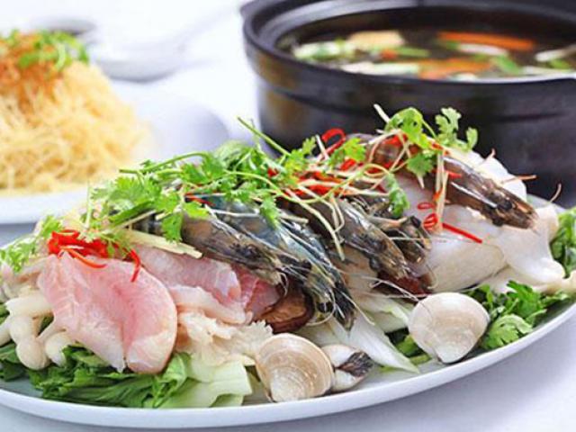 Đi ăn lẩu ai cũng thấy dưới đĩa thịt luôn độn nhiều rau, mục đích đằng sau thật bất ngờ