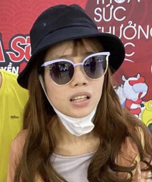 Danh tính bất ngờ của người phụ nữ cướp ngân hàng ở TP.HCM - 1