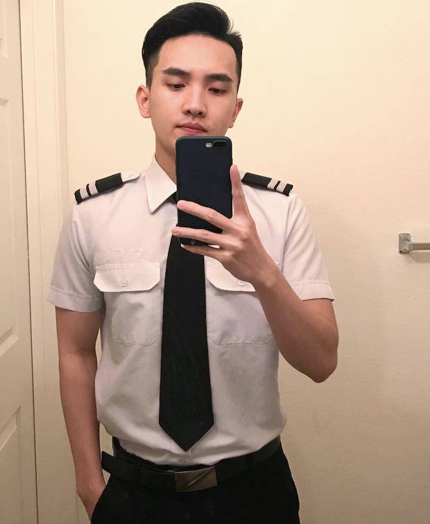 9X điển trai gây amp;#34;choángamp;#34; khi hé lộ amp;#34;bí mậtamp;#34; về mức thu nhập của nghề phi công - 1