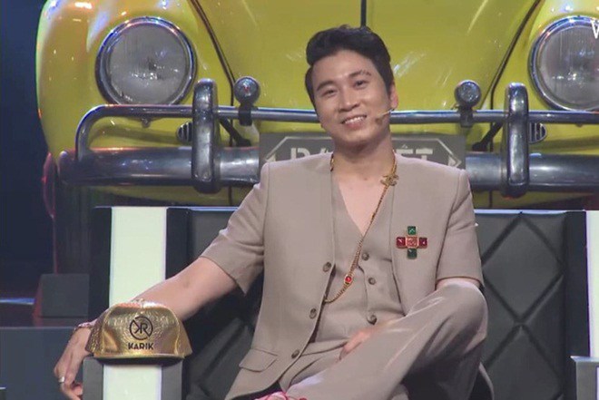 Bạn gái mỹ nhân ngồi dưới khán đài cười tít, mát lòng vì câu nói của HLV Rap Việt - 2