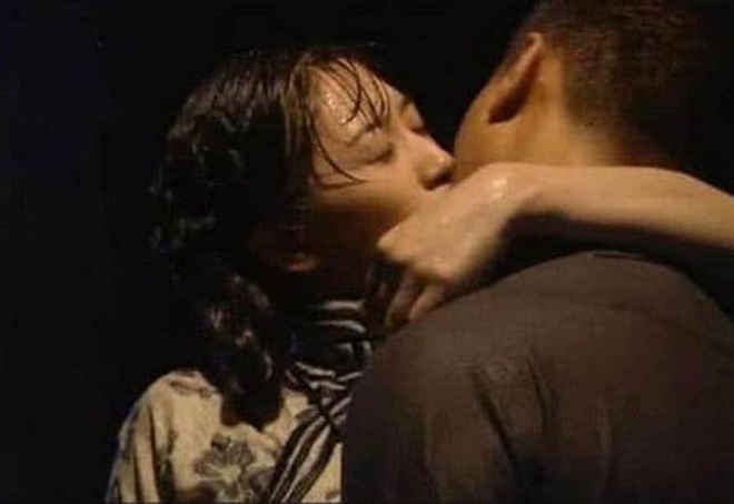 amp;#34;Người tìnhamp;#34; Chương Tử Di bị nôn mửa 3 ngày liền sau cảnh hôn với minh tinh Lý Tiểu Nhiễm - 3