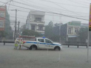 Tin tức - Mưa lũ miền Trung: 30 người chết và mất tích, nhiều tuyến đường bị chia cắt