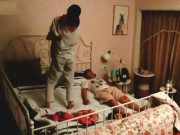 Bà bầu - Sau sinh đêm nào chồng "gạ" vợ cũng quay lưng nói "em mệt lắm", lén đặt camera thì chết điếng