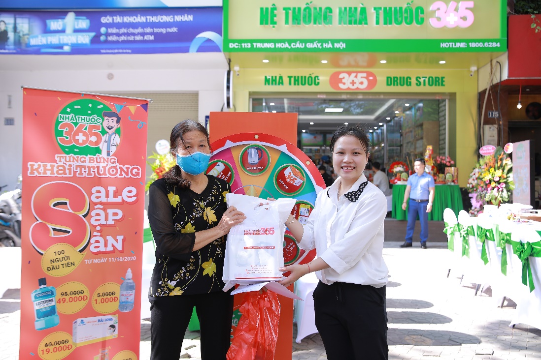 Những hình ảnh ấn tượng tại Lễ khai trương Nhà thuốc 365 - 11