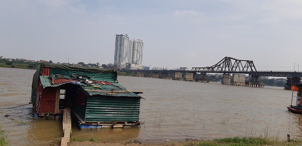 Tình cờ amp;#34;nhặtamp;#34; được vợ ở ga tàu, 50 năm sau chồng tuyên bố: Với tôi bà là đẹp nhất! - 1