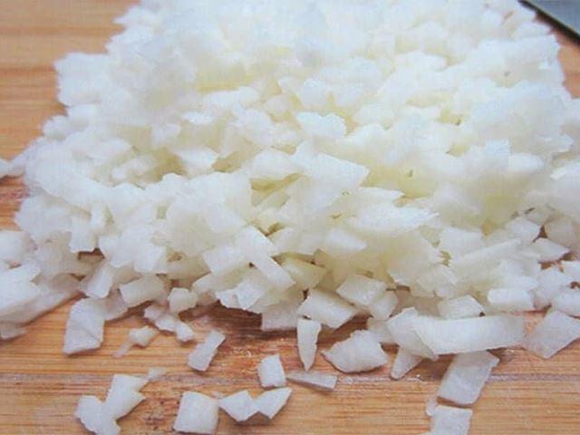 Cách làm cháo khoai mỡ cho bé ăn dặm ngon mà không ngán - 2