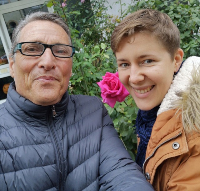 Cô dâu 31 quyết cưới chú rể 72: Chồng già nhưng vợ khen chuyện ấyamp;#34; rất tuyệt vờiamp;#34; - 1