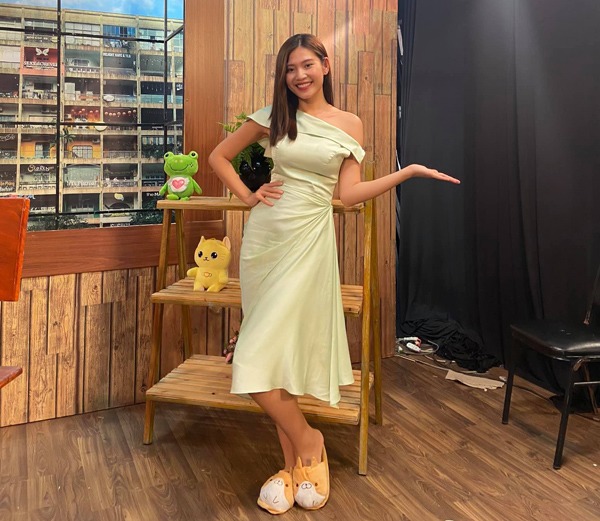 Mỹ nữ Hải Phòng có bầu vẫn phẳng đét, nhìn sang chồng đẹp trai lồng lộng thì thất vọng - 4