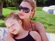 Giải trí - Chỉ 1 bức ảnh, nhóc Harper Beckham "đánh cắp" sự chú ý của chị dâu tài phiệt