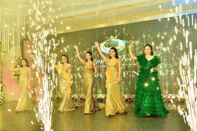 Happy Women Queen “đánh thức” giai điệu mùa thu cùng chương trình dạ tiệc “Red Reasonamp;quot; - 4