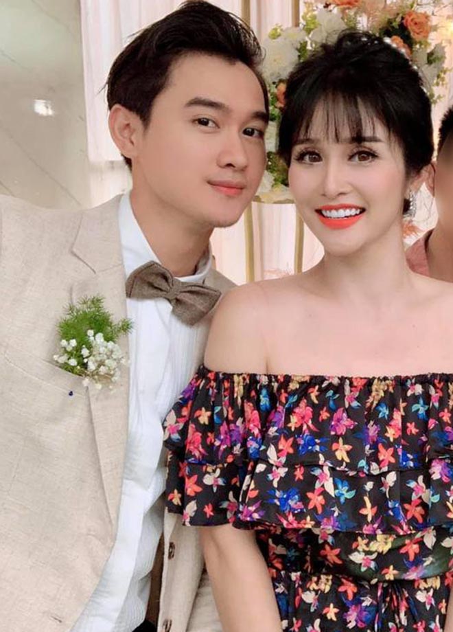 Đám cưới showbiz giữa miền Trung mùa lũ: Khách mời đội mưa, chèo thuyền đến ngắm cô dâu - 5