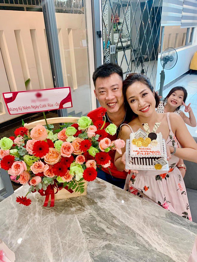 Sao Việt 24h: Lộ chân dung bạn trai của mẹ đơn thân Thu Quỳnh, cả hai đều có con riêng - 10