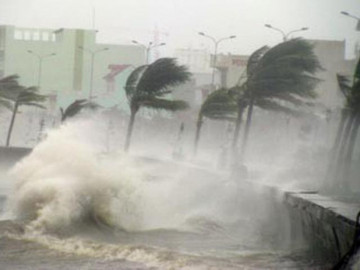 Cập nhật bão số 7: Lao thần tốc vào đất liền, những tỉnh nào bị ảnh hưởng trực tiếp?