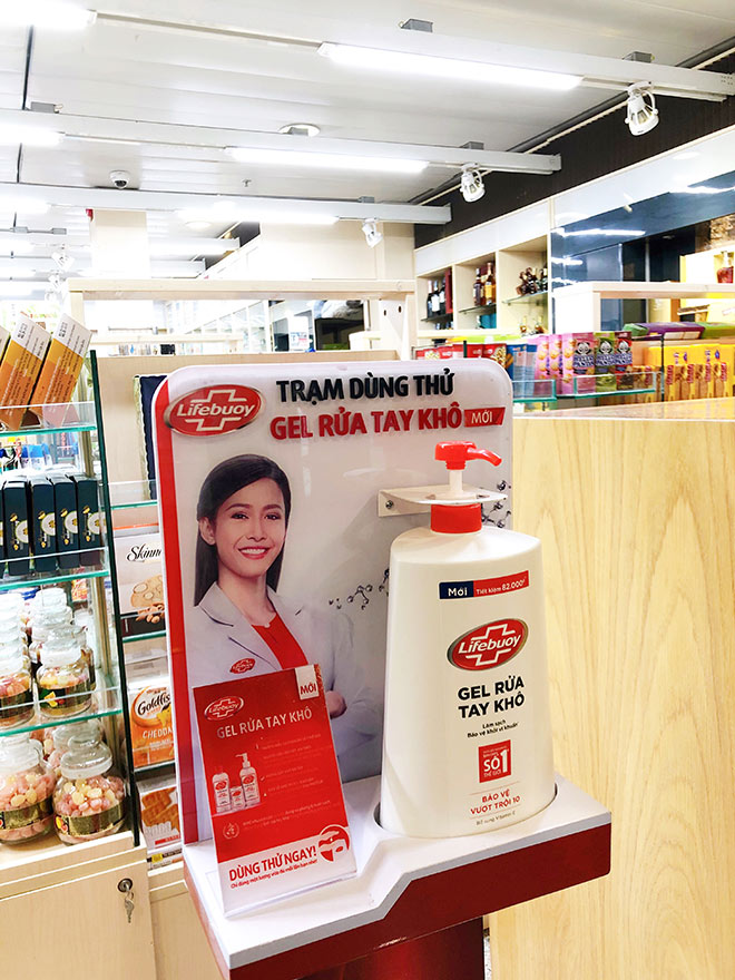 Unilever cùng Cảng hàng không Quốc tế Tân Sơn Nhất và Công ty Sasco phòng dịch cho hành khách - 2