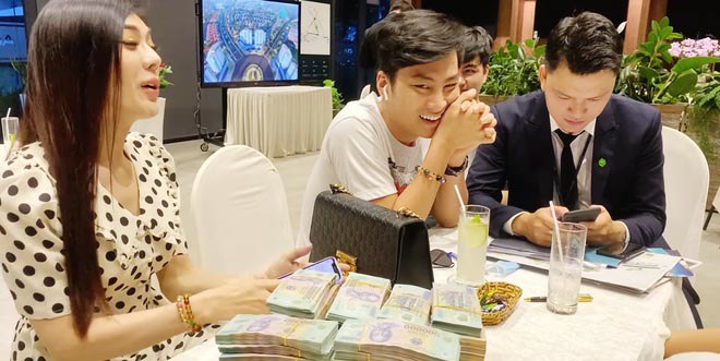 Vác balo tiền đi chốt nhà 30 tỉ, Lâm Khánh Chi còn đòi sắm thêm dinh phủ 50 tỉ đồng - 3