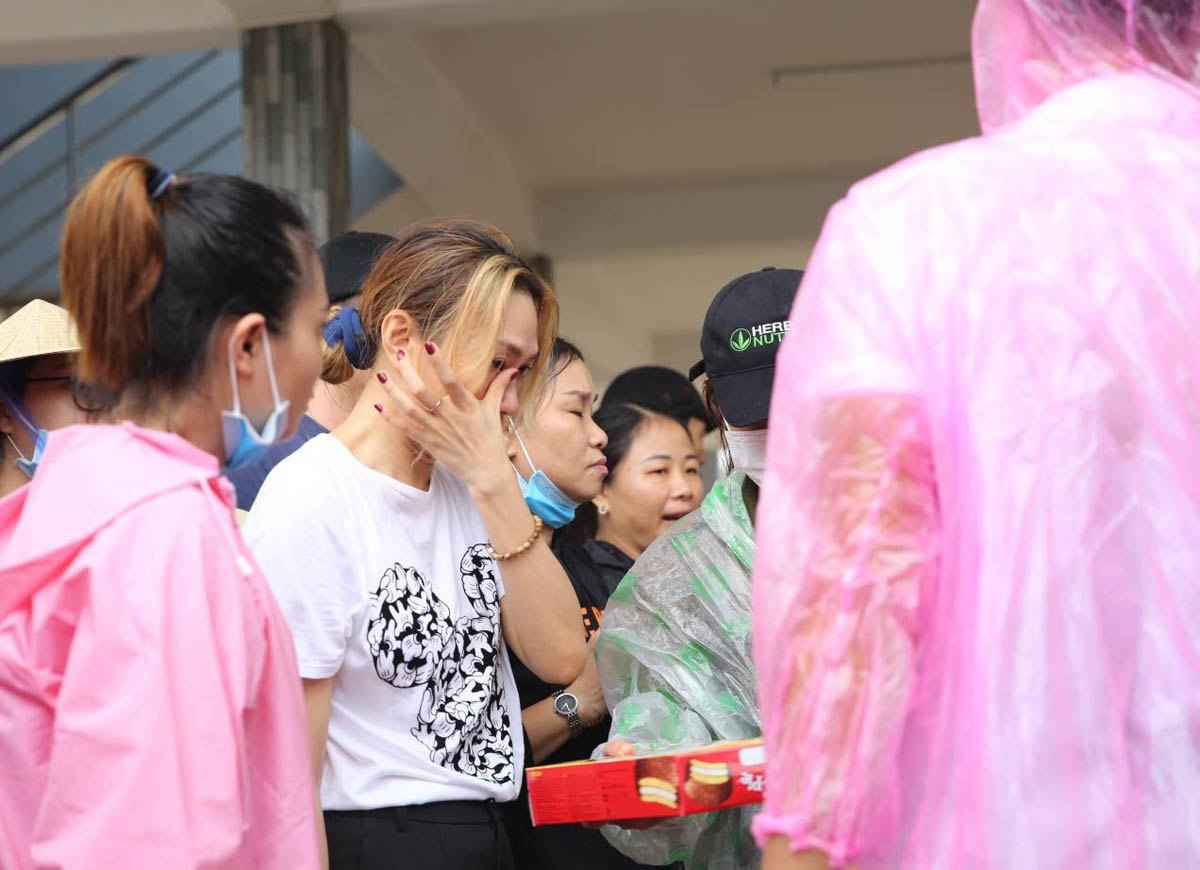 Mỹ Tâm khóc thương bà con miền Trung, Trấn Thành kêu gọi được hơn 3 tỷ đồng sau 24h - 4
