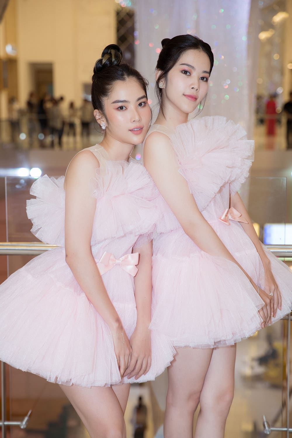 Váy đầm nữ bánh bèo trễ vai họa tiết hoa nhí, mẫu váy đầm nữ dáng xòe đẹp  mặc được 2 kiểu trễ vai hoặc cổ vuông-M011 👗 * | Shopee Việt Nam