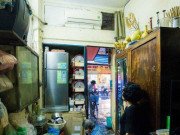 Tin tức - Cuộc sống bất ngờ trong căn nhà 9m2 ở phố cổ và là lối đi chung của 6 gia đình