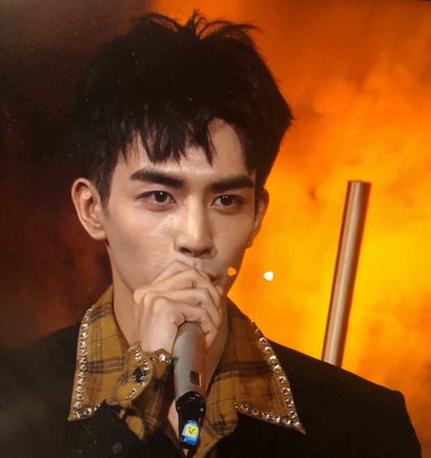 Ngôi sao 24/7: Mỹ nam Cbiz bị bóc nhan sắc thật làn da sần sùi mụn đến gai người - 3