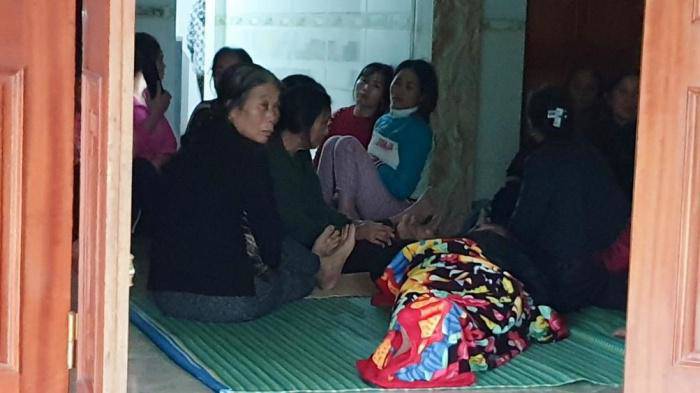 Tin tức 24h: Nỗi đau đớn của cô giáo có chồng bị vùi lấp, liên tiếp 3 lần chịu tang - 2