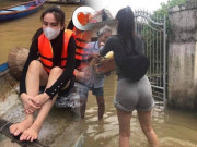 Thời trang - Đúng sai chuyện chê trách Thuỷ Tiên diện quần bó đi từ thiện