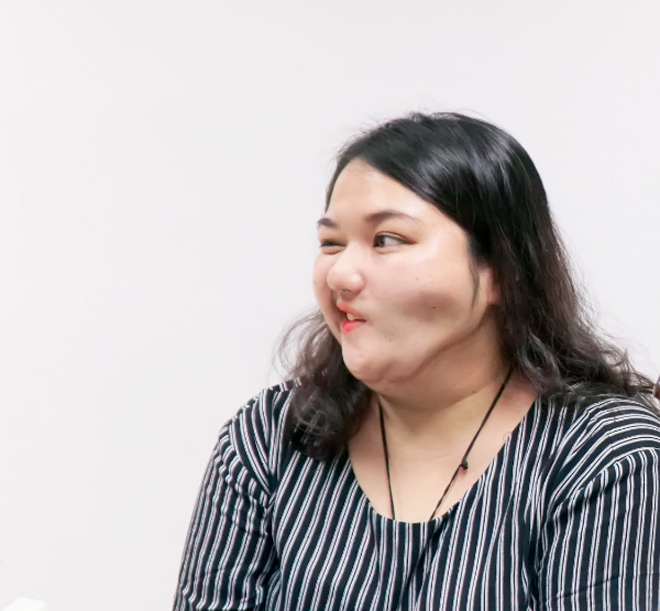 Cô gái mặt lõm chia sẻ xúc động: “Cảm ơn mẹ đã che chở con khỏi giông tố cuộc đời” - 1