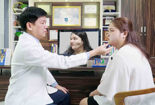 Cô gái mặt lõm chia sẻ xúc động: “Cảm ơn mẹ đã che chở con khỏi giông tố cuộc đời” - 3