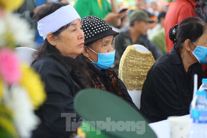 Ngày lễ 20/10 đầy nước mắt của mẹ và vợ Thiếu tướng Hùng - 1