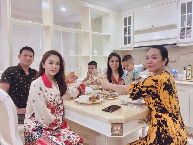 Hot girl 10X Hưng Yên tuyên bố amp;#34;đi hát thành công hơn Chi Puamp;#34; sống sang chảnh - 11