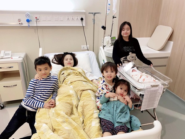 Sinh xong chồng vẫn quá amp;#34;cưngamp;#34;, mỹ nhân Việt khóc mếu vì bầu liên tục, vội vã amp;#34;khóa máyamp;#34; - 2