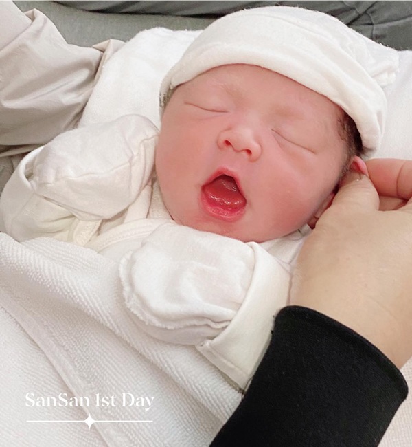 Sinh xong chồng vẫn quá amp;#34;cưngamp;#34;, mỹ nhân Việt khóc mếu vì bầu liên tục, vội vã amp;#34;khóa máyamp;#34; - 1