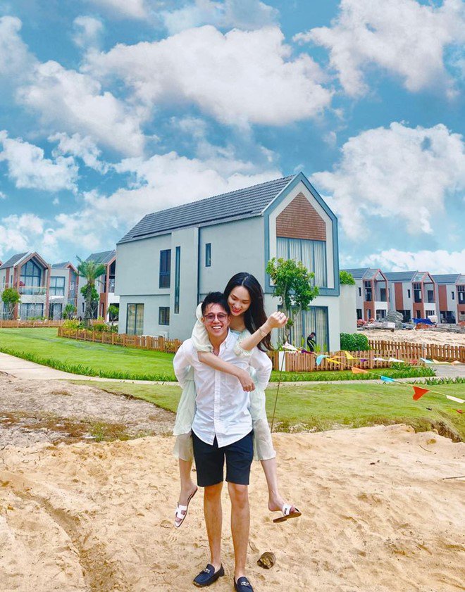 Hương Giang được bạn trai cõng trên lưng, bao con tim amp;#34;ghen tịamp;#34; với đoạn clip 20/10 ngọt lịm - 1