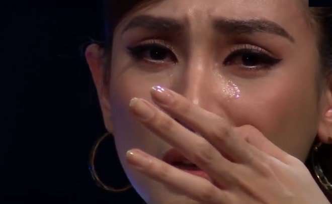 Võ Hoàng Yến nước mắt lã chã: amp;#34;Con đã hỗn với ba mẹ, giờ không còn nhiều thời gianamp;#34; - 3