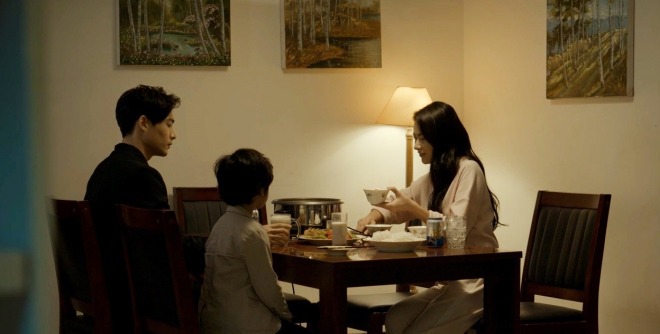 Chọc Tức Vợ Yêu: Từ nguyên tác amp;#34;vạn likeamp;#34; đến phim ngôn tình vạn… sai, nhà nhà amp;#34;ném đáamp;#34; - 8