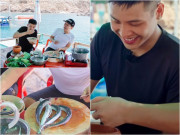 Bếp Eva - Trường Giang ăn "cá ngâm bồn tắm" giữa thuyền lênh đênh, fan còn được ngắm trai đẹp bên cạnh