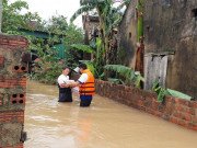 Clip Eva - Nhưng bữa cơm vội giữa tâm lũ và nơi ấm tình đồng bào