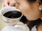 Sức khỏe - Tưởng bị đột quỵ do uống cà phê, người phụ nữ phát hiện âm mưu đáng sợ trong công ty