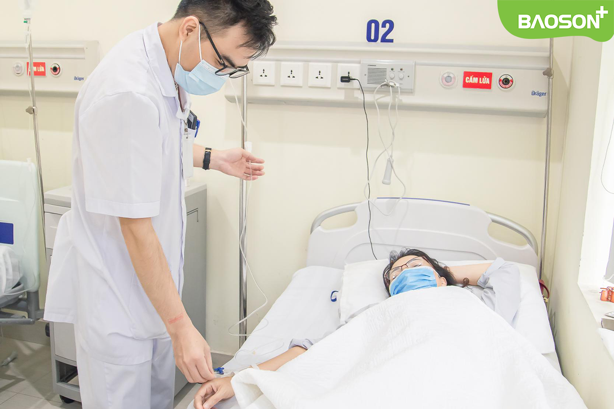 Phẫu thuật cấp cứu kịp thời, bệnh nhân bị biến chứng nặng do sỏi mật thoát amp;#34;cửa tửamp;#34; - 3