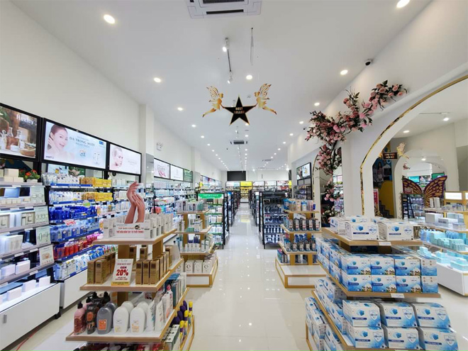 Chị em đổ xô đi soi da, trang điểm miễn phí tại siêu thị mỹ phẩm gia đình mới - 3