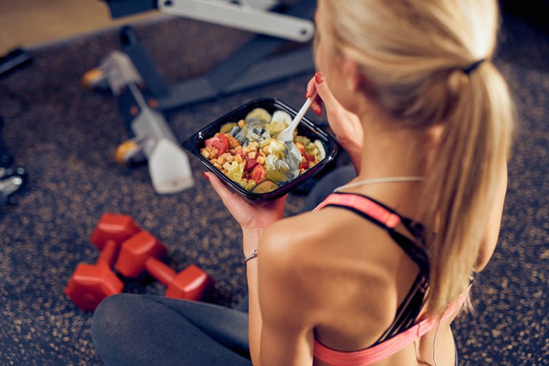 Lót dép hóng Thúy Vi giảm liền 7kg, nhịn ăn liền 1 tuần có nên học theo? - 11