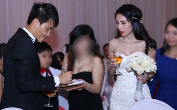 Chuyện dở khóc dở cười trong đám cưới sao Việt: Thủy Tiên bị ăn trộm, Lâm Khánh Chi thảm hơn - 3