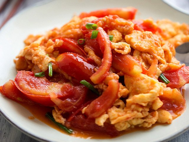 Làm trứng chưng cà chua, hầu như ai cũng bỏ quên 2 nguyên liệu nên món ăn không ngon - 1