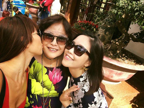 Mẹ Hà Anh: amp;#34;Chị Thanh Tâmamp;#34; của nhiều thế hệ và mối quan hệ với 2 con riêng của chồng - 6