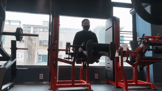 Thánh ăn Hàn Quốc từng nặng 130kg nay đã khác, vòng 2 phẳng lì, đôi chân giống hệt Miu Lê - 14